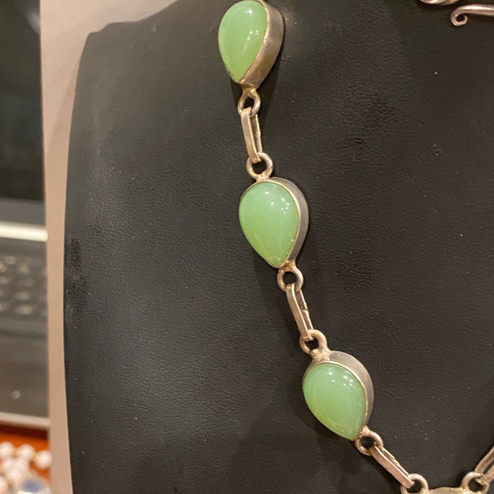 Elegant Green Chrysoprase Teardrop Necklace in Silver Tone Artisan Necklace - Picture 7 of 11